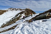 53 Lunga la cresta in saliscendi dal Passo per Cima di Lemma